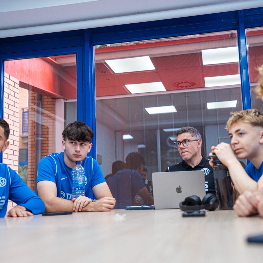 ACADEMIA AULA TNGS 2